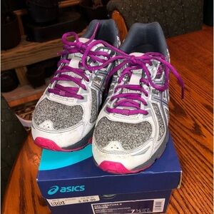 ASICS GEL VENTURE 6 SIZE 7.5 IN LIKE NEW CONDITION WITH ORIGINAL BOX